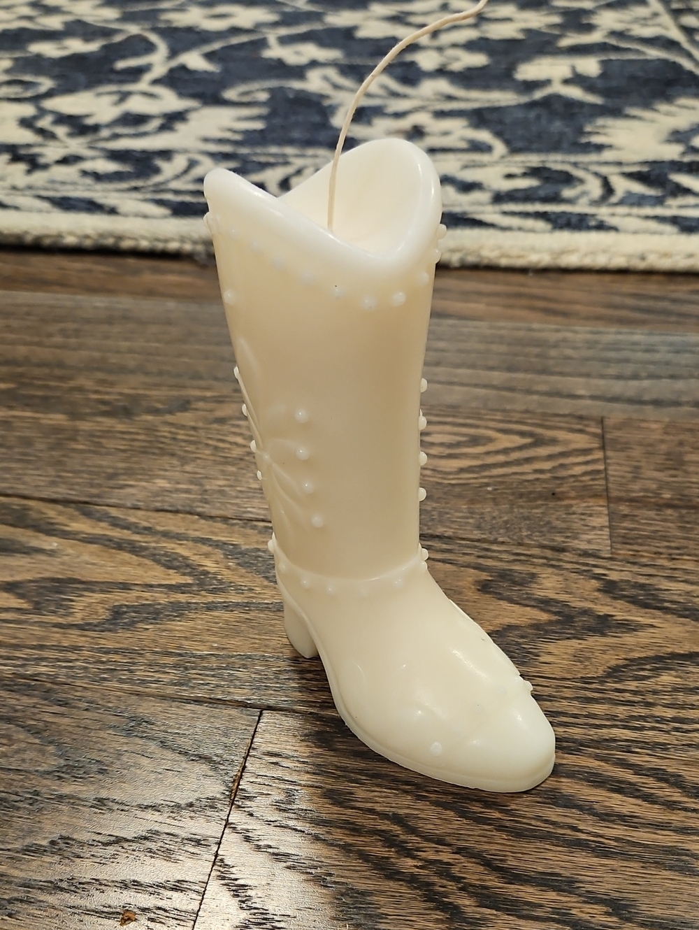 Ivory Boot Candle - Picture 2 of 4